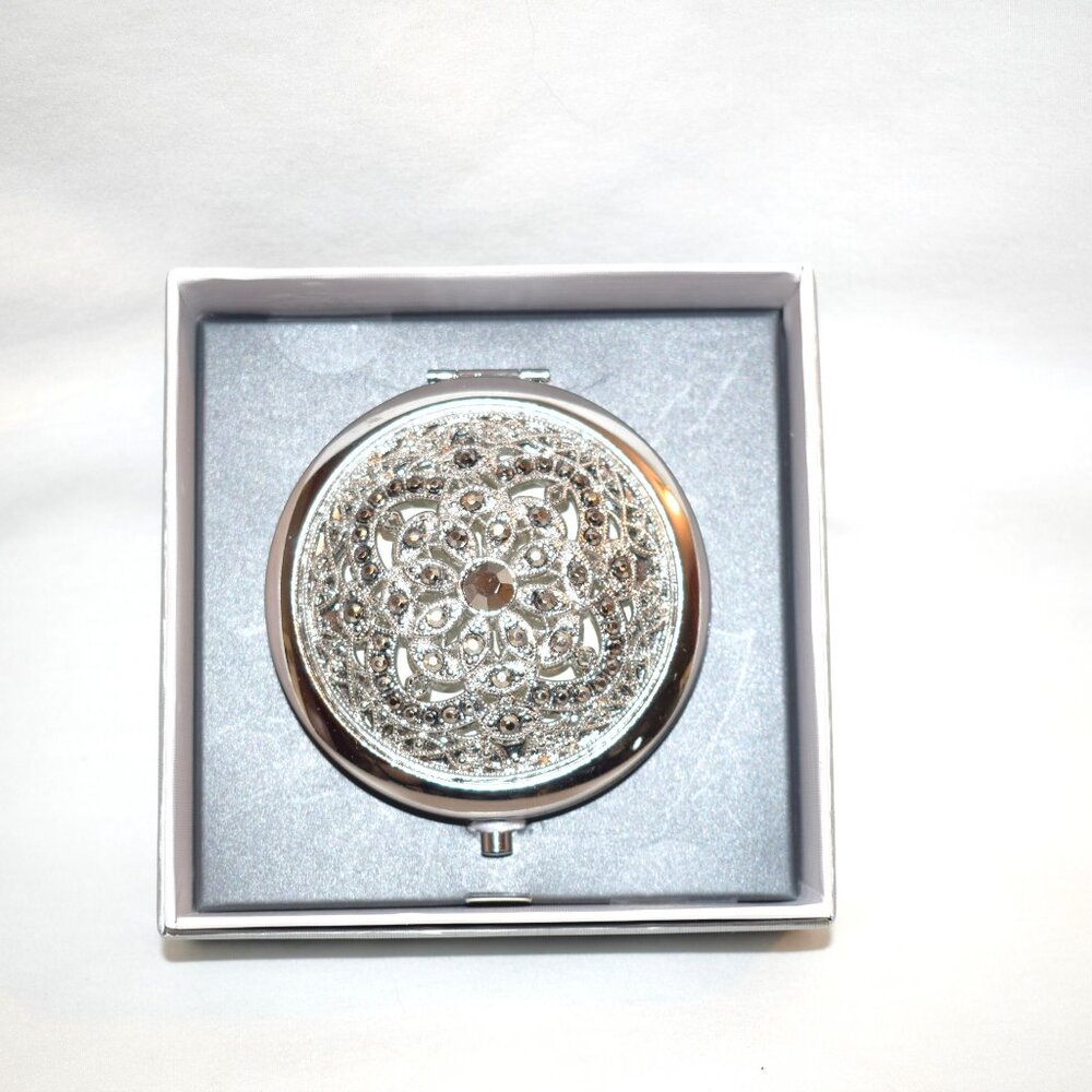 NIB Liz Claiborne Bejeweled Mirror Compact Regular and Magnify New